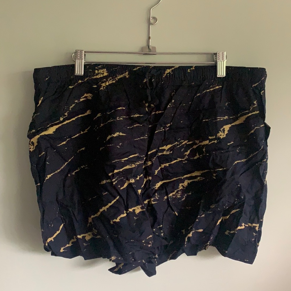 Elastic Waist Gap Shorts